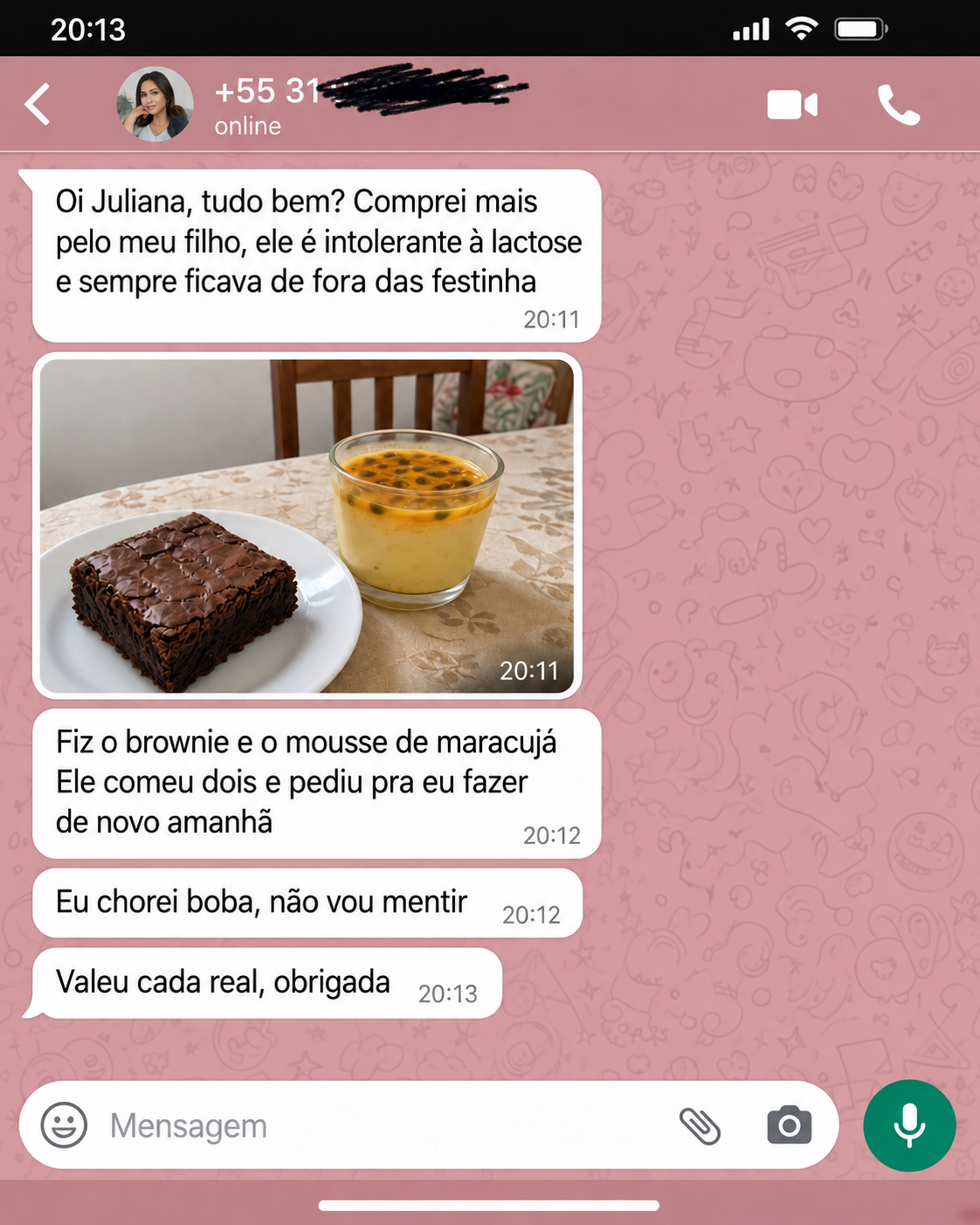 Conversa de cliente mostrando brownie e mousse de maracujá preparados para o filho